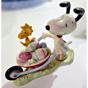 RARE Lenox Snoopy's Easter Egg Delivery Woodstock Peanuts Figurine New Box COA